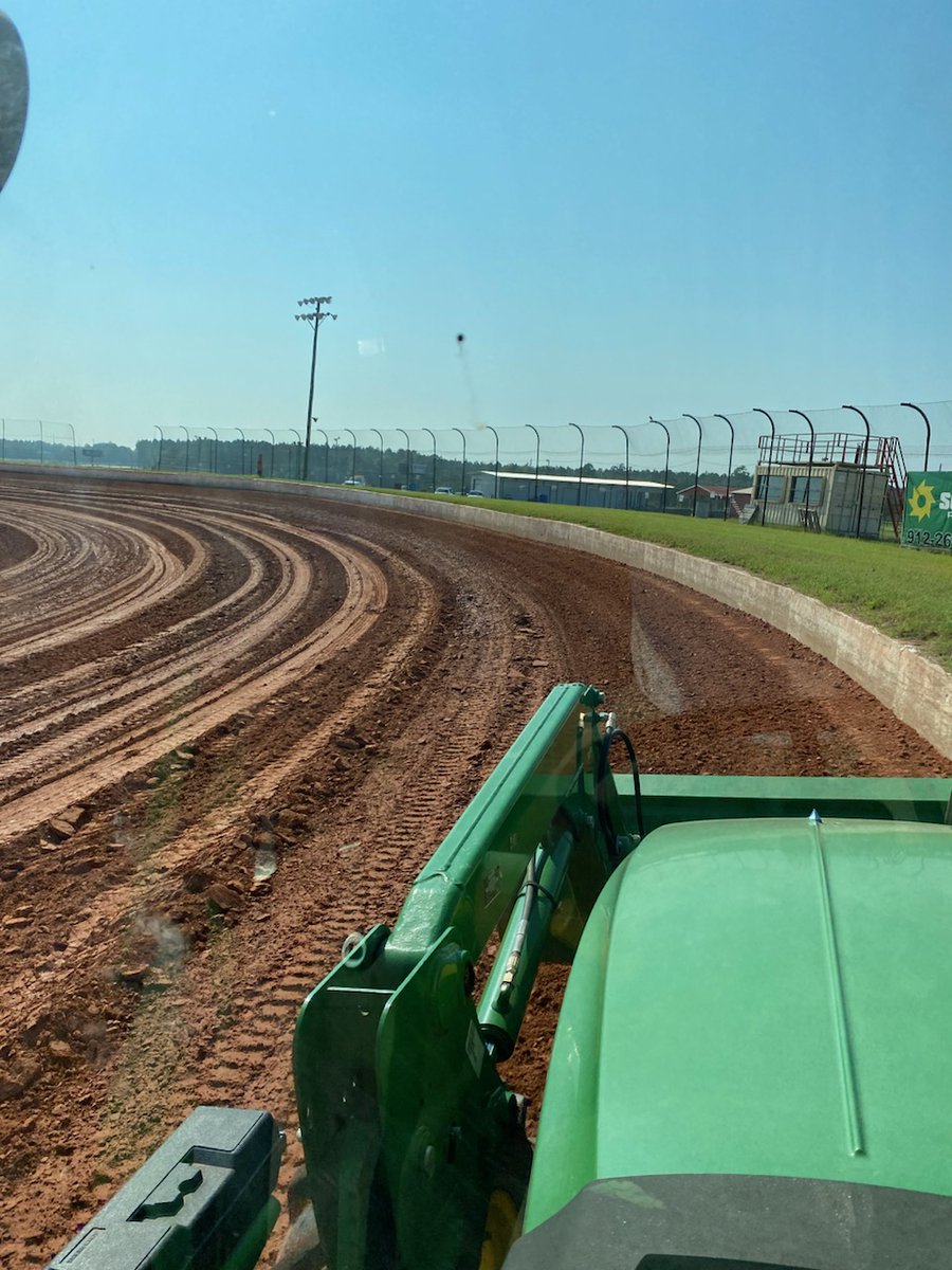 gisdirt's tweet photo. Raceday !
Going to be a beautiful day in South Georgia 🌞 ,
 let's go racing 🏁
602's, Enduros, SuperStreet,  Street Stocks, Crown Vics and special appearance by the National Vintage Racing Association . https://t.co/FE9ZoWz0NE