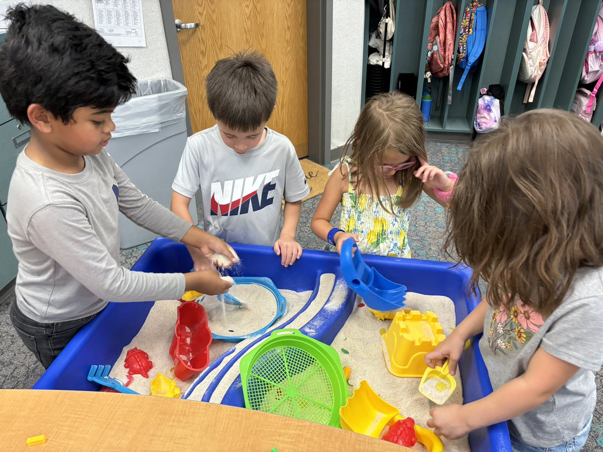 Mrs. Luse (Miss Orbaugh) tweet media