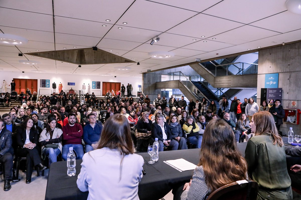 fsaintout's tweet photo. La presentación de BASIC, el primer Sistema de Información Cultural de la Provincia de Buenos Aires, es la culminación de un trabajo colaborativo que nos permite tener una valiosa herramienta para mejorar nuestras políticas públicas https://t.co/HV3jWAg8bJ
