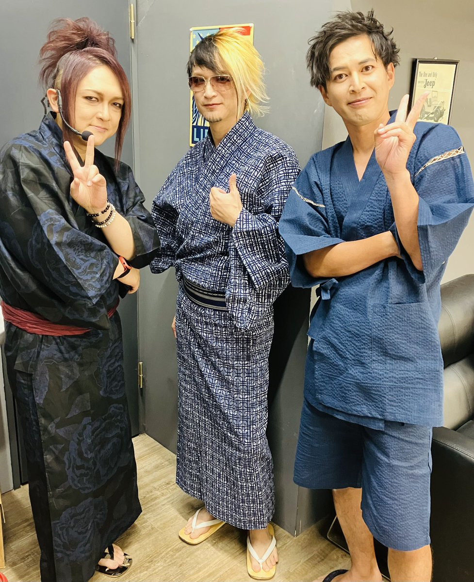 みんなの顔を見ながら唄う歌は、やっぱり楽しい。こんな出逢いと自分の場所がある人生も、とても嬉しいことです。KOJIくんは、会場に自分の声が響いて、少し、プンプンかもしれないけれど、笑いながら謝っておきます^_^ありがとう。