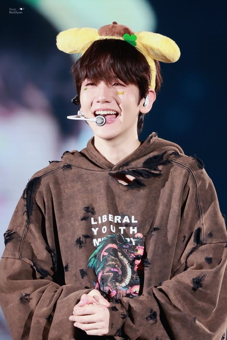 لطفا برای حمایت از سری سوم تیزر سولو بکهیون نفری  سه تا ریپ بزنید🤍. 

BAEKHYUN HELLO WORLD TEASER 
#Hello3rdConceptPhoto
#Hello_Baekhyun_D19
<a href="/weareoneEXO/">EXO</a> <a href="/B_hundred_Hyun/">Baekhyun_EXO</a> <a href="/BAEKHYUN_INB100/">BAEKHYUN_official</a>