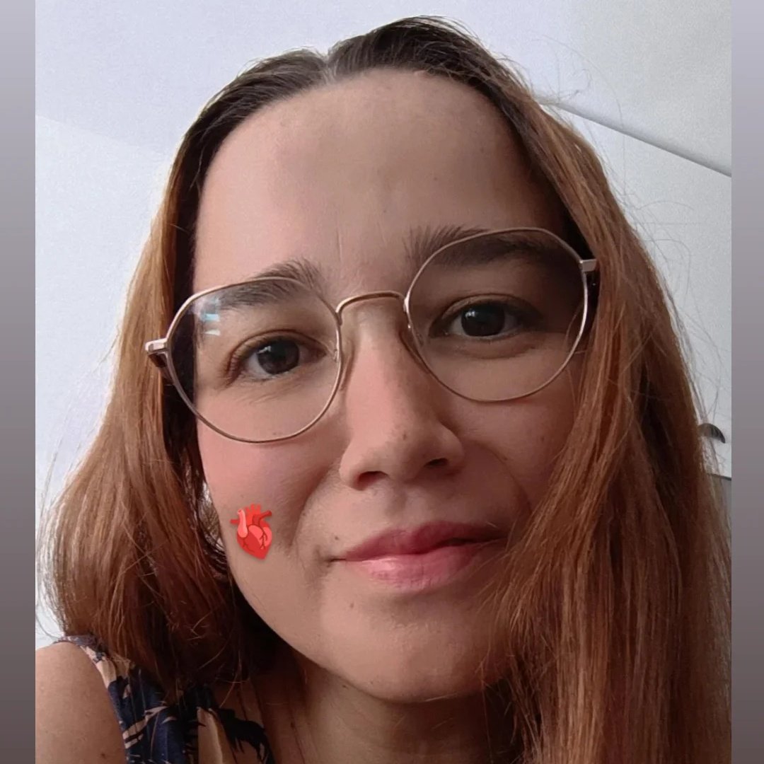 #NuevaFotoDePerfil 
🫀 con mucho corazón
seguimos con #RetoLuzEnLetras
Nuevo programa <a href="/siundia_SUDAM/">S.U.D.A.M🩸Si Un Día Aparezco Muerto</a>
y en <a href="/palabradormia/">Palabraquedormía</a> 
#Luzdetintalavanda
Mi blog: Luzdetintalavanda.art.blog
IG: Luzdetintalavanda