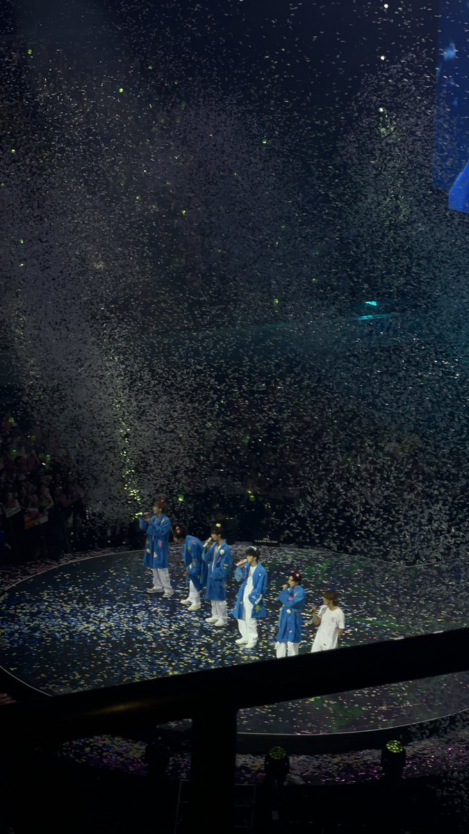 jaeiamins's tweet photo. To my dearest 7dream, thank you for keeping me sane. I love you forever and always my 7 shining stars. https://t.co/tygzvAxppN