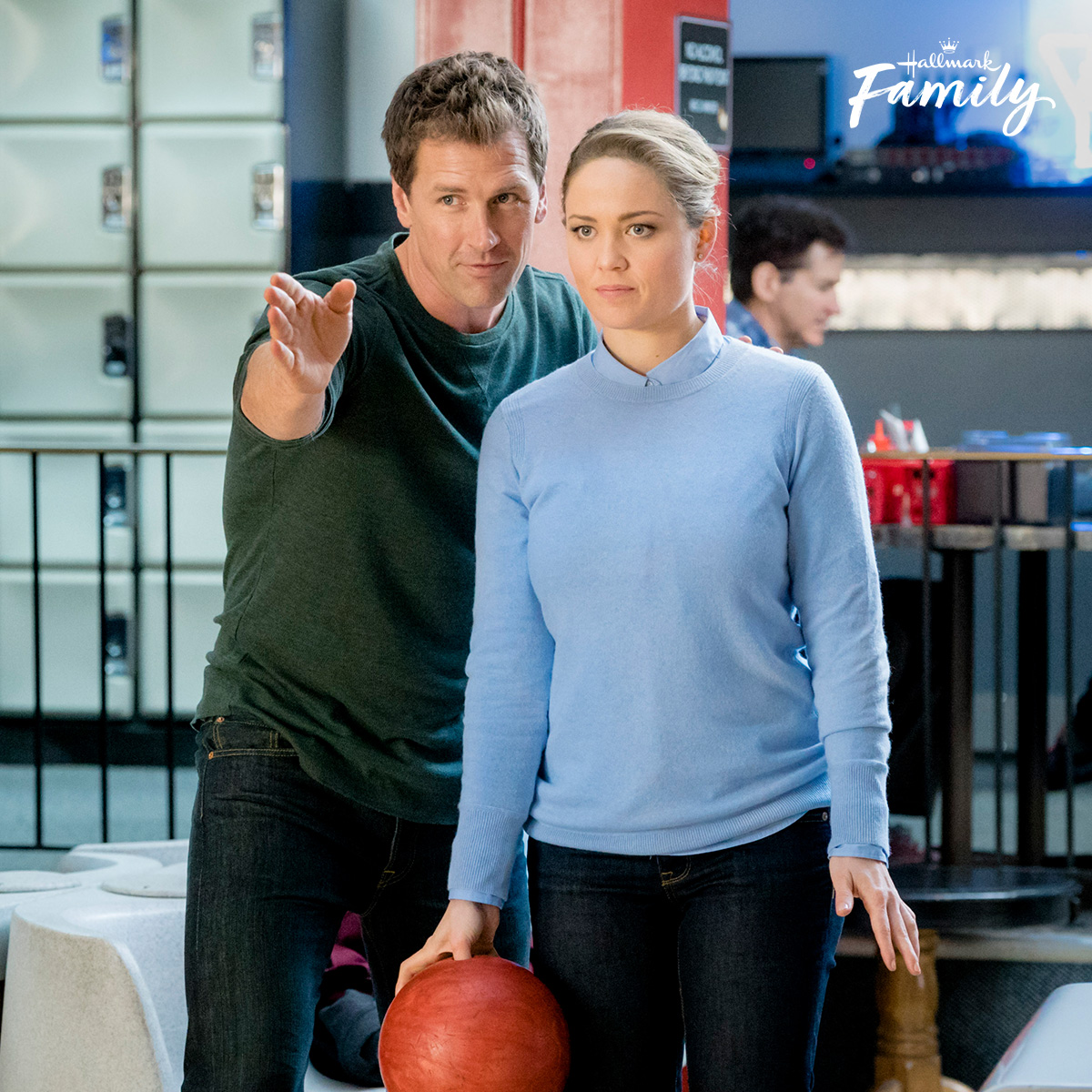Hallmark_Family's tweet photo. Let the games begin! Join @paulgreenemedi and @ERIKAjaneC in #AnythingForLove starting NOW! https://t.co/4pZGZYHtU4