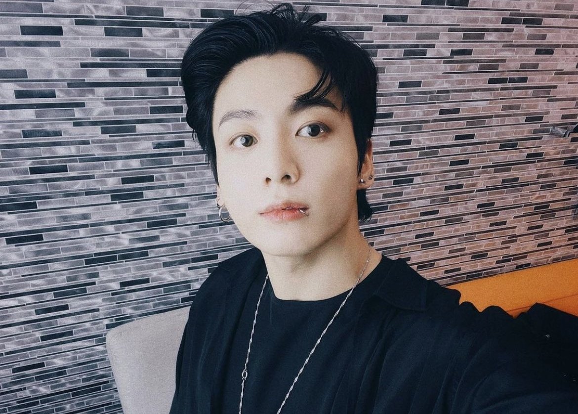 jeonaddicts's tweet photo. jungkook’s instagram ; a thread

 (open it if you miss him) https://t.co/ptsWu66eq1