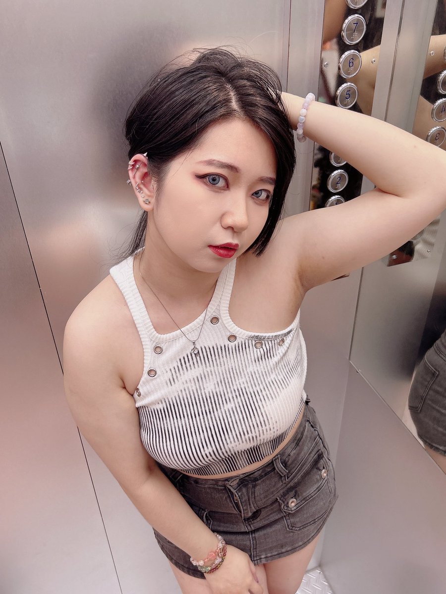 自己嘗試用印象模仿了類似的妝#
秋月姐姐好還是秋月妹妹好呢|ω・｀)