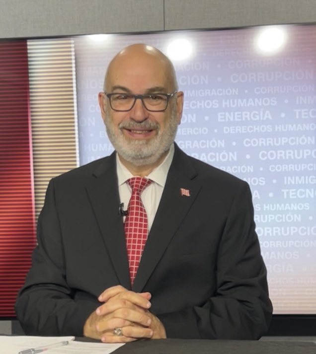 Happy to return to <a href="/CNNChoque/">Choque de Opiniones</a> <a href="/CNNEE/">CNN en Español</a> with host <a href="/jclopezcnn/">Juan Carlos Lopez</a>.

Heated discussion about <a href="/KamalaHarris/">Kamala Harris</a> campaign in the final stretch. Nobody mentioned <a href="/Tim_Walz/">Tim Walz</a>.

With colleagues <a href="/MariaTCardona/">Maria Cardona</a>, <a href="/octaviopescador/">Octavio Pescador</a> and <a href="/jaivalencia1/">Jairo Valencia</a>.

Tune in tomorrow August 18 at 9am EST.

[En Español]