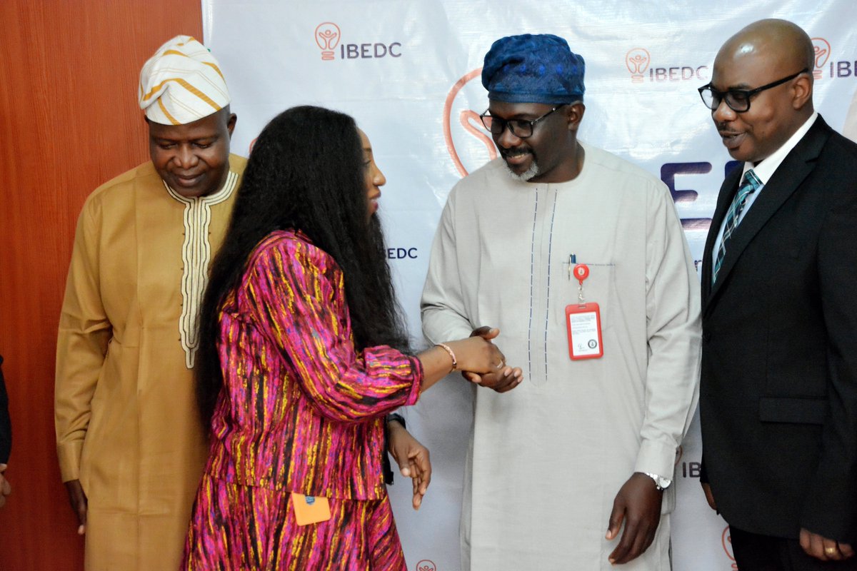 IBEDC_NG's tweet image. Community Leaders paid a thank you visit to the Executive Management Team of @IBEDC_NG for the newly created Business Hub in Offa, set to boost economic growth and development in the area!
#IBEDC #BusinessHub #Offa #CommunityAppreciation #EconomicGrowth