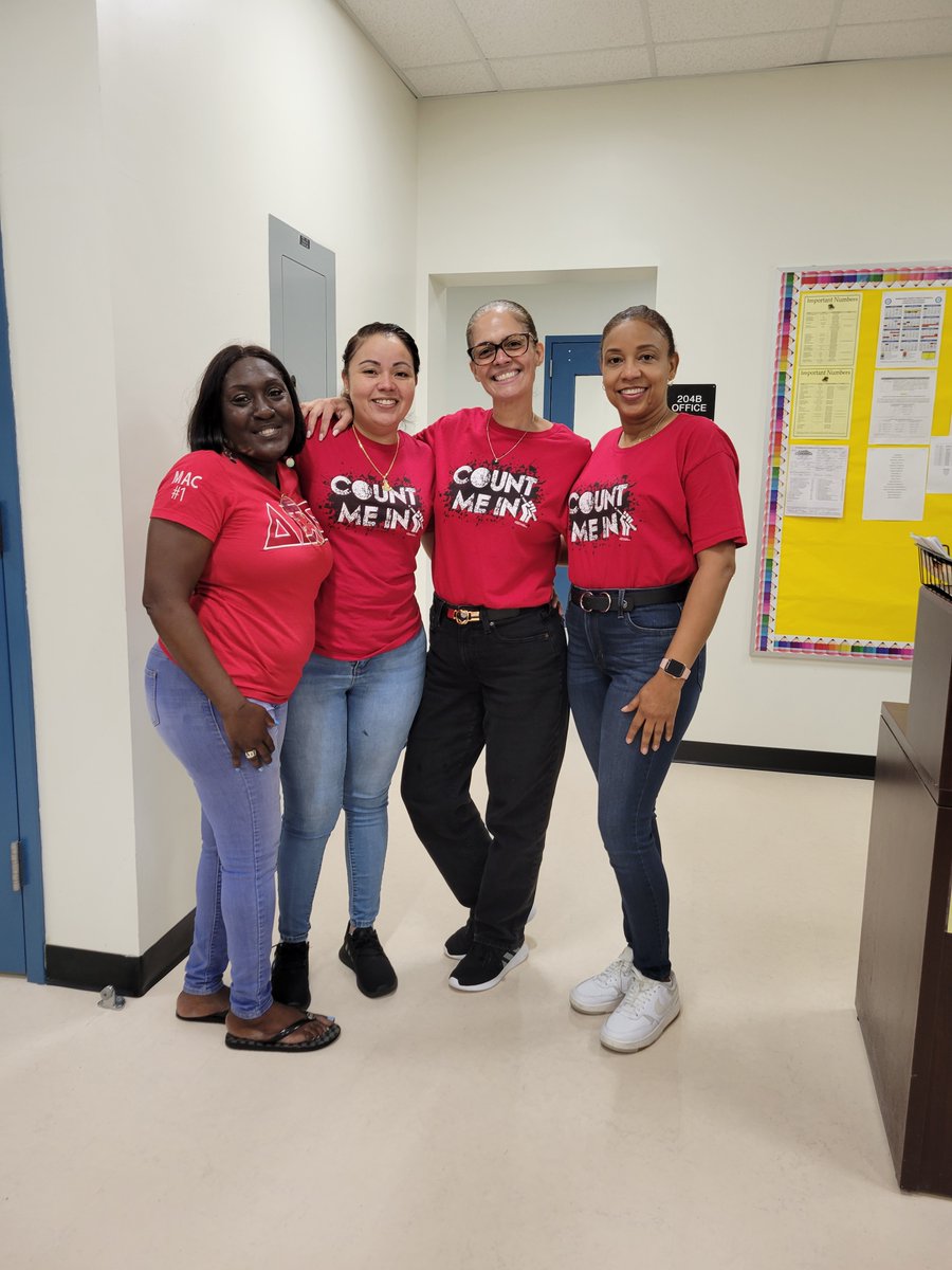 UTD_AFT1974's tweet photo. Thanks to everyone who wore Red for Ed on the first Wednesday of the year! You helped show the solidarity that UTD fosters throughout our huge school district.
#CountMeInUTD https://t.co/tVlomvIH0b