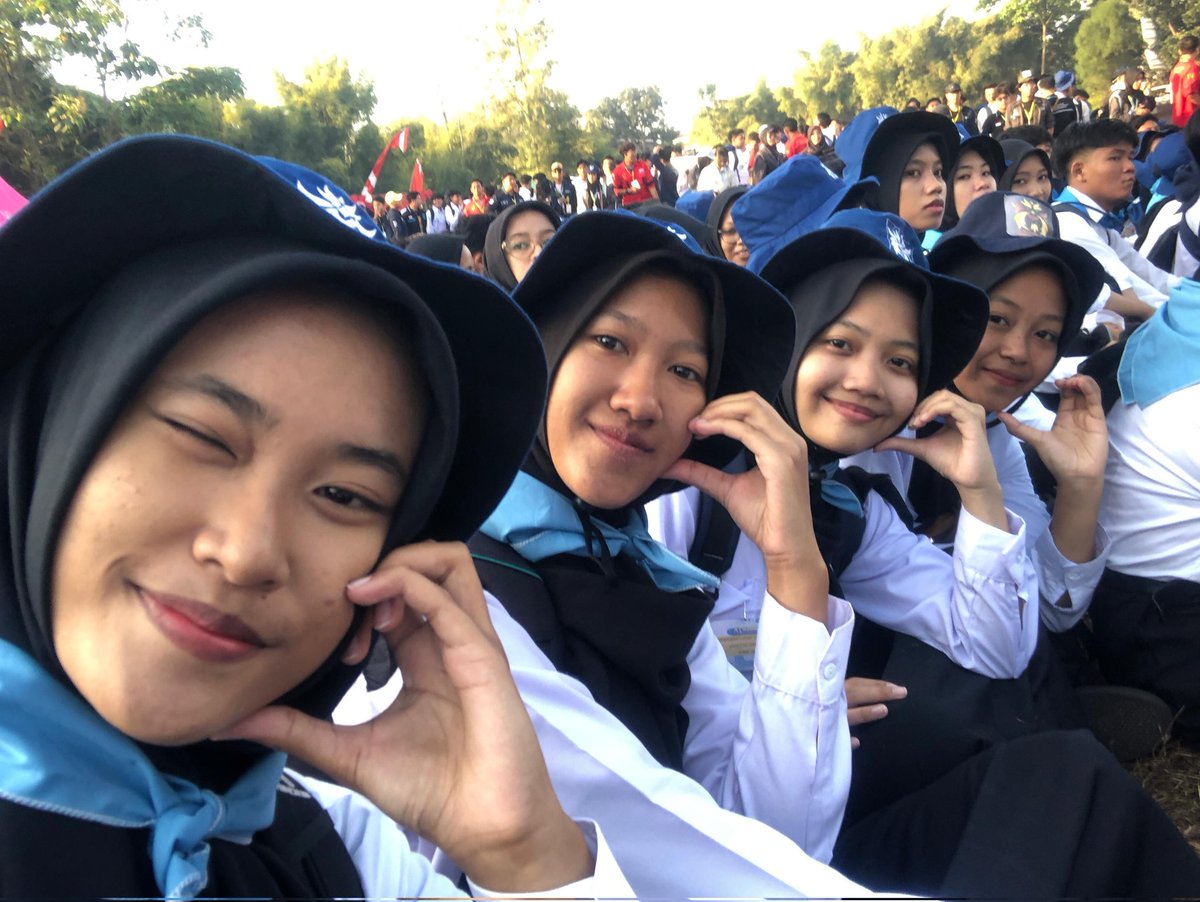 blau ❅ೃ tweet media