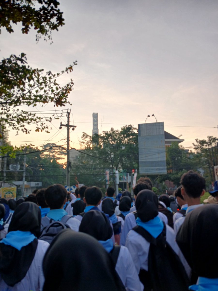 blau ❅ೃ tweet media