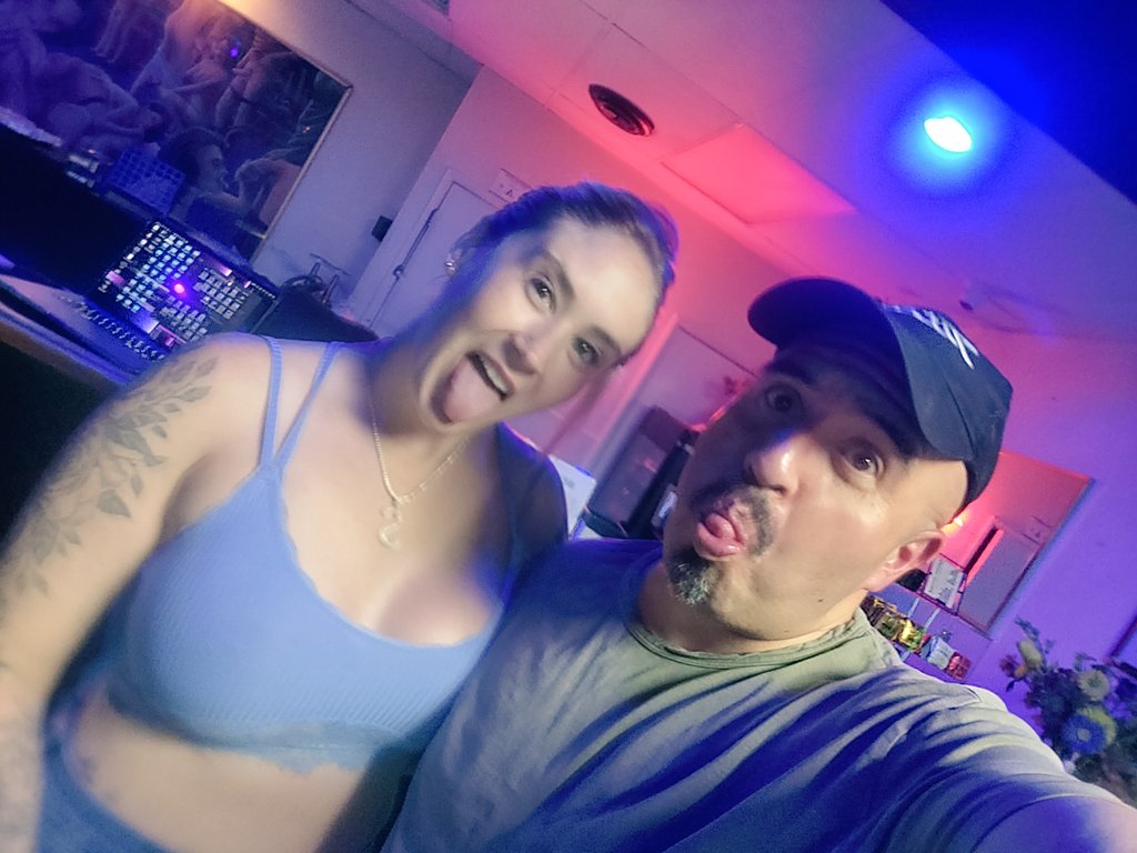 Another successful GB with <a href="/subgirl0831/">SubGirl0831</a> ! Big thank you to her main squeeze for being the camera man. And the gents 
<a href="/JayBlak1980/">JayBlak</a> 
<a href="/JasonSarcinelli/">Jason Sarcinelli</a> 
<a href="/jackhughmanxxx/">Jack Hughman</a> 
<a href="/JohnnyStachexxx/">Johnny Stache</a> 

Probably the smoothest one yet! Still learning though to improve 😊 

🏠 <a href="/Greendoorlv1/">Greendoorlv</a>