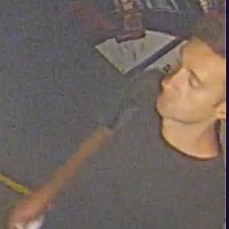 adamovvd's tweet image. Терміново розшукується хлопець на фото.
Вчора ввечорі був в кінотеатрі Жовтень, в Києві, о 21:30

Якщо є версії хто це - напишіть, будь ласка, в пп.