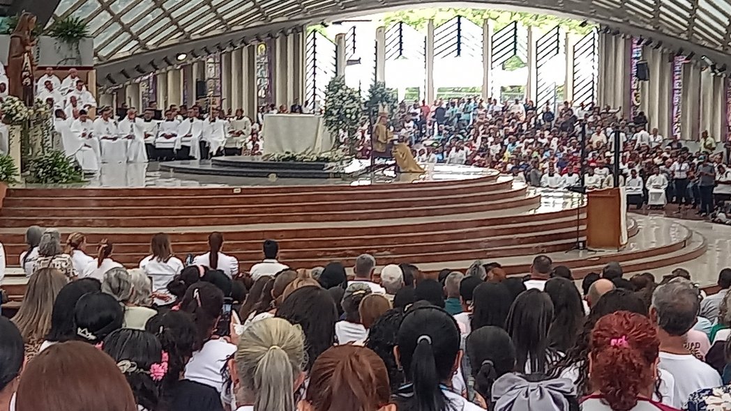 NolbertoHerrera's tweet photo. Mons. Polito Rodríguez. "Tenemos que decirle al señor Jesús que nos despierte y haga arder nuestros corazones. La experiencia de Dios cambia nuestra existencia. Los animo a no perder la esperanza. No tengamos miedo es el hoy que espera un mañana..." https://t.co/JMOBBCFGTi