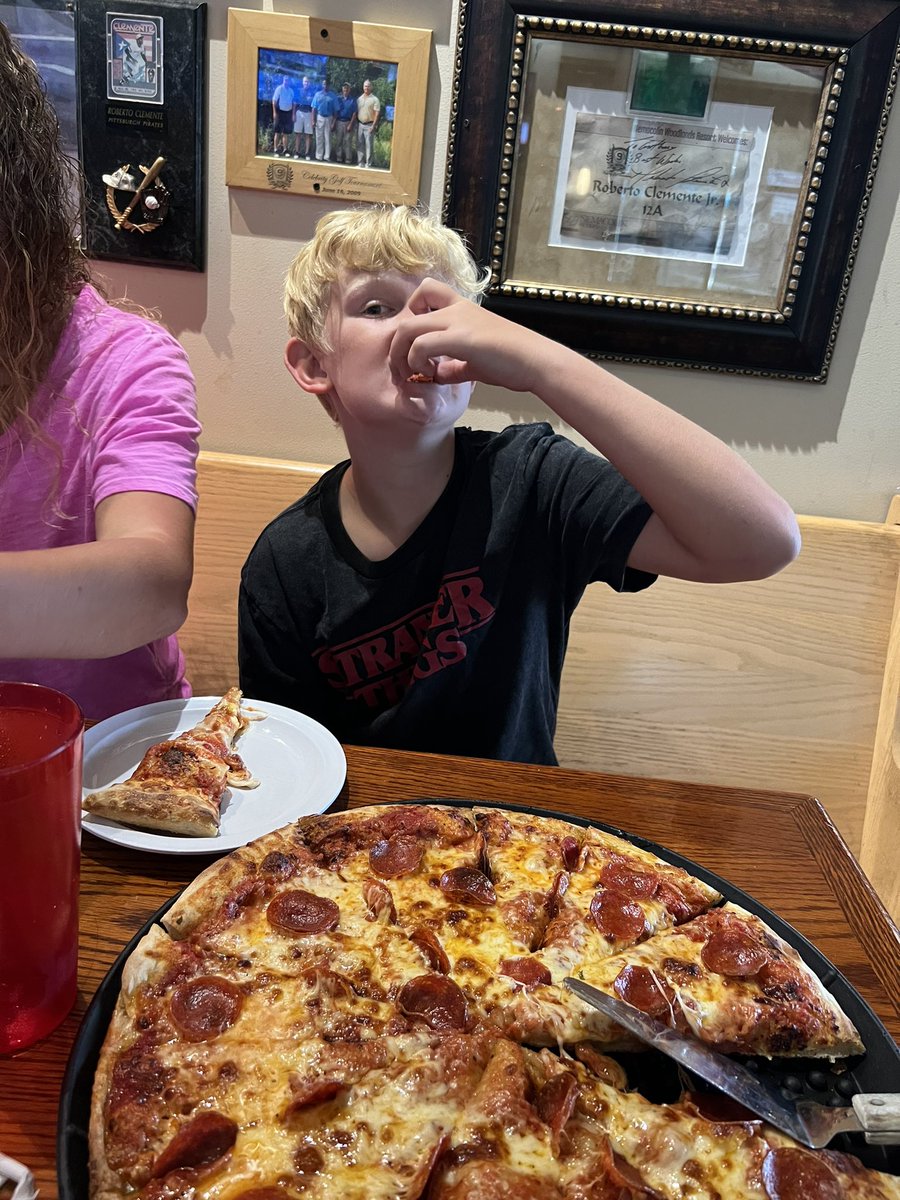 tcbradley23's tweet photo. @ColasantesWV we had to stop  bc @TheZMan221 had to have his favorite pizza. https://t.co/tnEuftLj0C