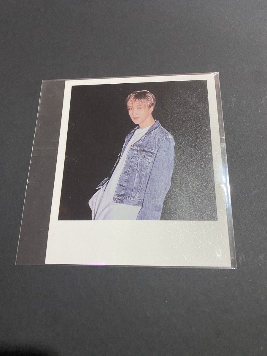 sunnyasseller's tweet photo. พร้อมส่ง โพลารอยด์จาก pop up store boom
บูม แฮชาน เสื้อยีนส์ 

 ราคา 400 บาท 

✨หายากมากค่ะเพราะต้องซื้อของที่ป๊อบอัพสโตร์เท่านั้น✨

📮ส่งฟรีค่ะ

#ตลาดนัดnct
#ตลาดนัดnctdream
#ตลาดนัดnct127 https://t.co/heBdM3e9Dj