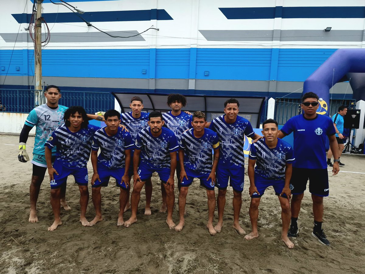 FEFecuador's tweet photo. 🏖️⚽️ Ya se juega una nueva fecha del 𝗖𝗮𝗺𝗽𝗲𝗼𝗻𝗮𝘁𝗼 𝗡𝗮𝗰𝗶𝗼𝗻𝗮𝗹 𝗱𝗲 𝗙𝘂́𝘁𝗯𝗼𝗹 𝗣𝗹𝗮𝘆𝗮. https://t.co/56bvYw62fK