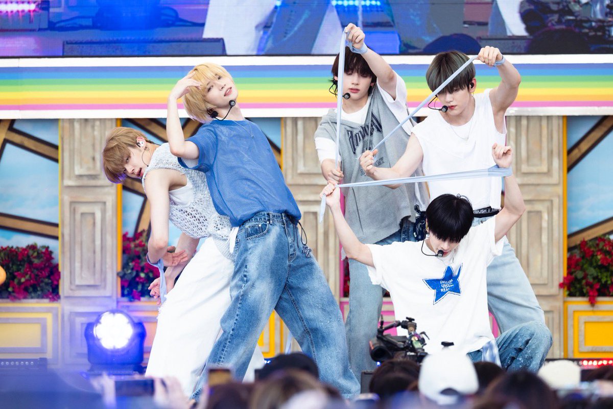 tyunsdaisy's tweet photo. TXT x MEZAMASHI LIVE 🩵

🔗 https://t.co/BVl8ay3fgb https://t.co/nyo6w8zDpi