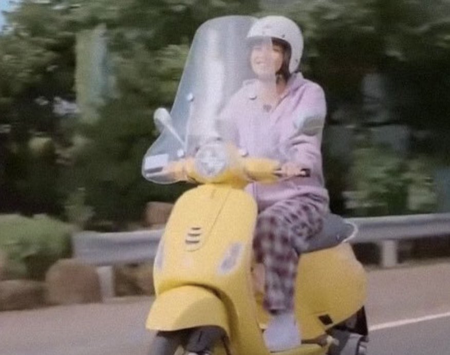 vantelom1's tweet photo. this scooter was made for taehyung https://t.co/BWc5ZQVcNP
