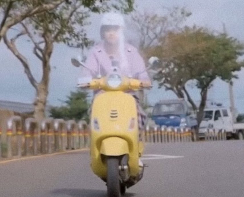 vantelom1's tweet photo. this scooter was made for taehyung https://t.co/BWc5ZQVcNP