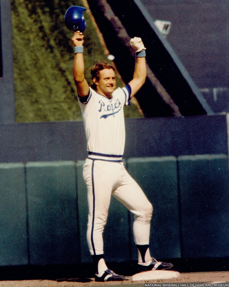baseballhall's tweet photo. George Brett’s pursuit of history heated up #OTD in 1980, when a 4-for-4 performance extended his hitting streak to 29 games and lifted his average above .400 for the first time that season. https://t.co/GPwOBVKz8I https://t.co/XCojbOoUWQ