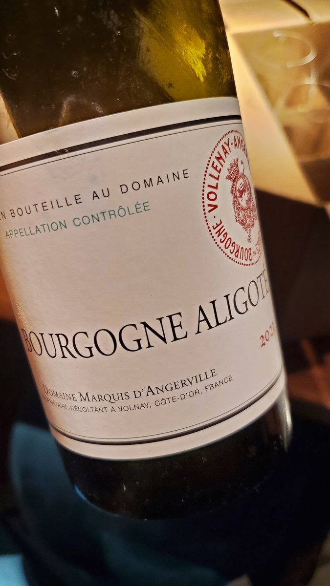 Oytsters, anyone?? #aligote #burgundy #blanc