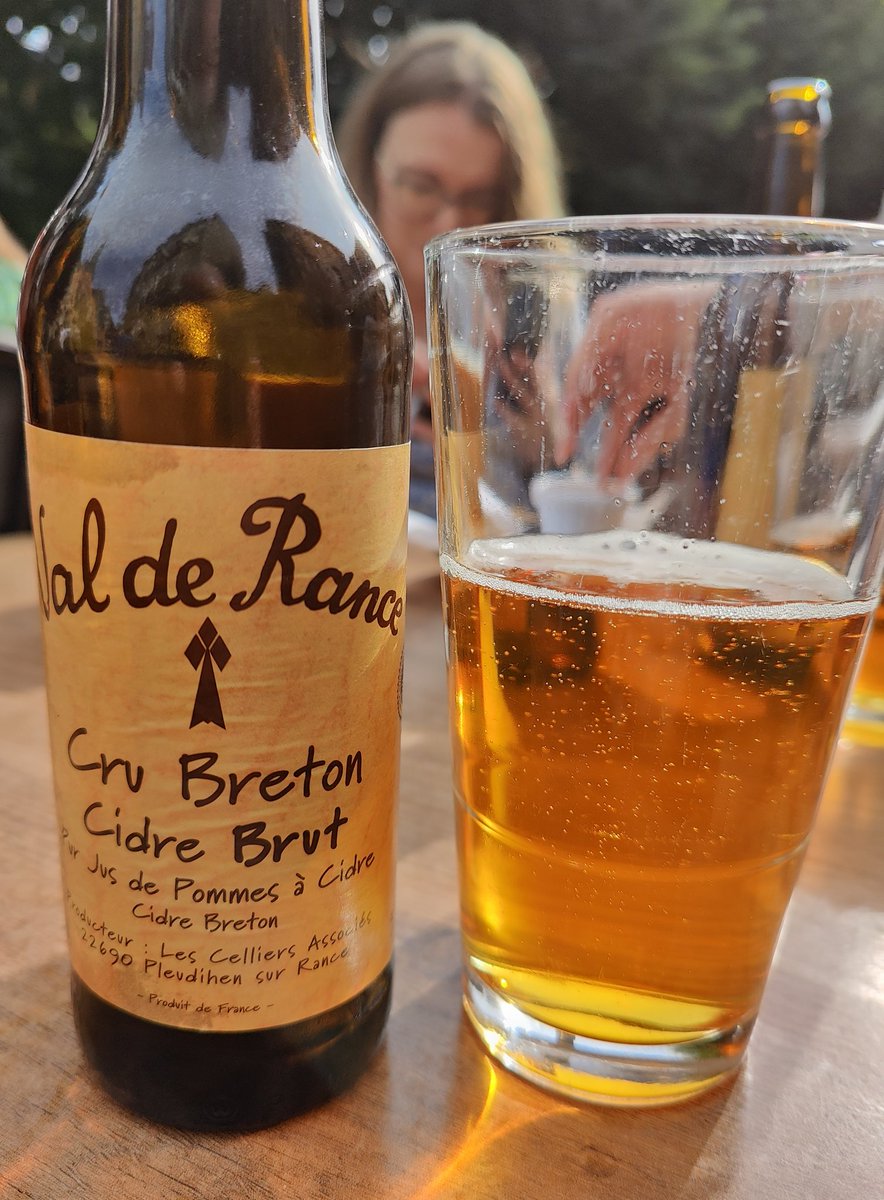 Cider in sunny Dinan... a nice way to spend a Saturday afternoon