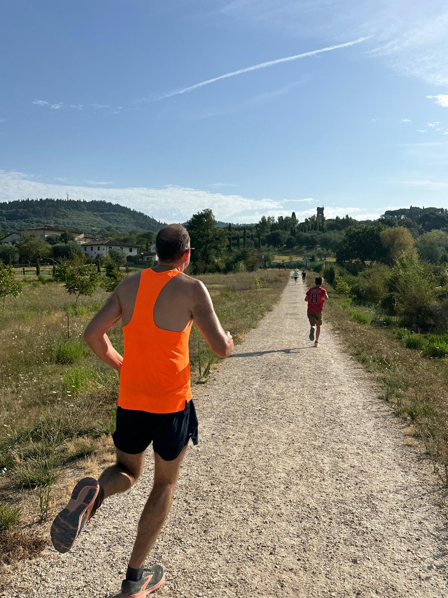 HenryHamilton's tweet photo. A bit warmer today! Nearly 30°c but lovely to return to #Mensolaparkrun in Florence 🇮🇹. Thanks to all the brilliant volunteer team and runners from all over the world. #loveparkrun #firenze #parkrun https://t.co/YRJz7P8ems