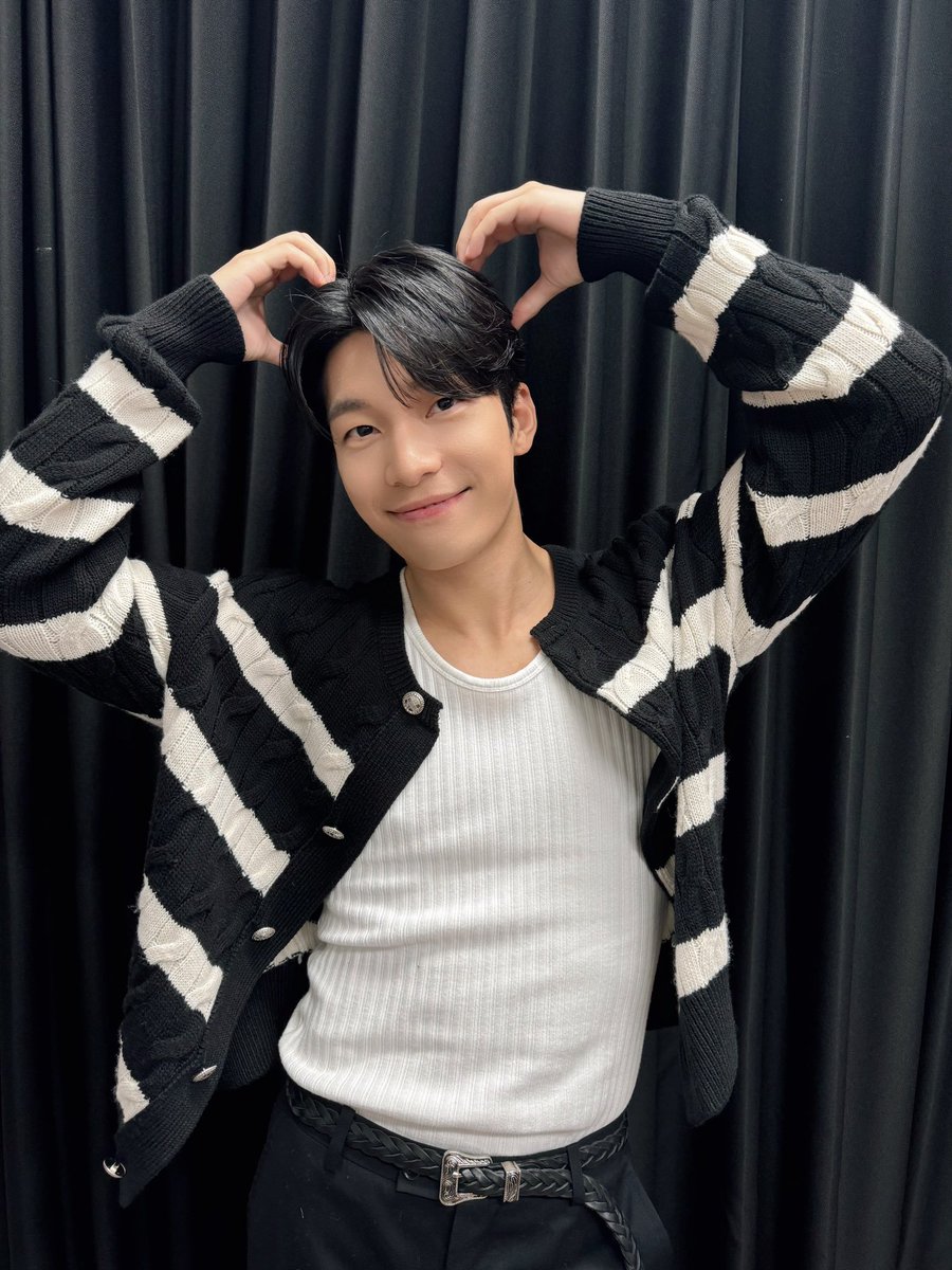wihajun_wively's tweet photo. [♥️]

행복하고 러블리 위블리 하는 𝓐 𝓦𝓲𝓿𝓮𝓵𝔂 𝓓𝓪𝔂 💕
우리 또 만나요🫶

#위하준 #WIHAJUN #WIVELY #A_WIVELY_DAY #APPLEWOOD #MSTEAM https://t.co/ffJywnqlsL