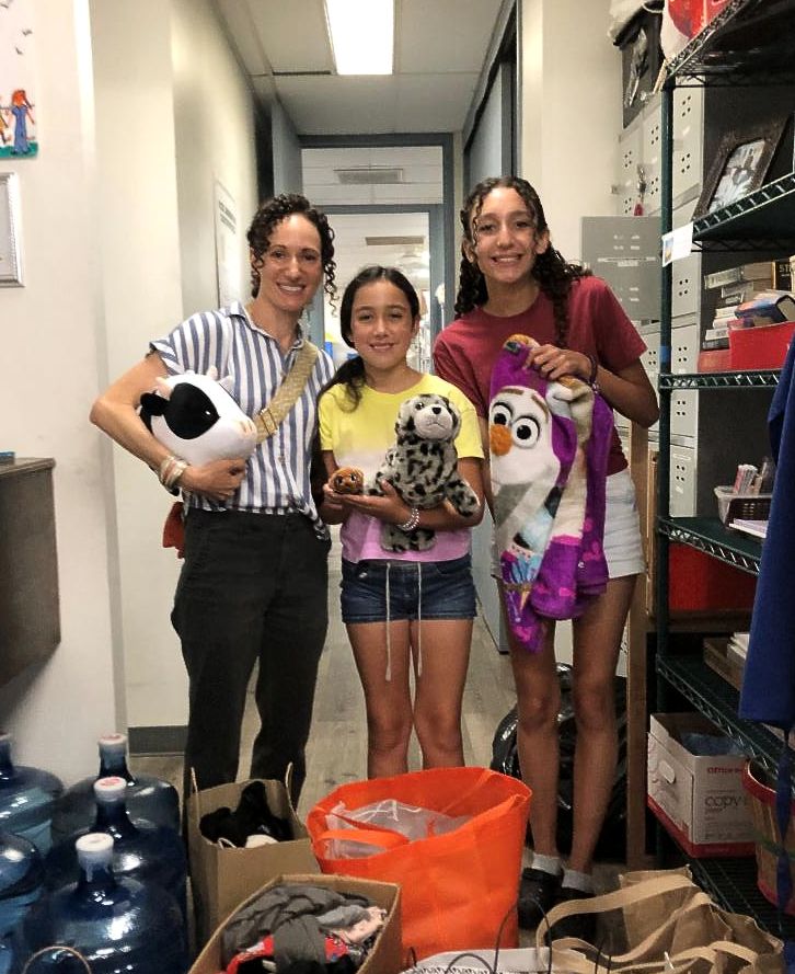CoalitionAid's tweet photo. The EAC was blessed with a lot of high-energy help this summer! The smiling faces of Katie, Kiran, Blossom, Regis, Madelyn, Angelina, Gianna and many others brought joy to everyone at the Emergency Aid Coalition https://t.co/I59V31xqgE