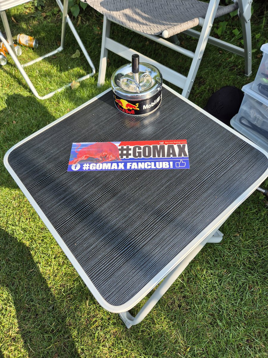 debske31's tweet photo. @BasvBodegraven @f1freak39 @BasvBodegraven , we zien jullie v d week. De stickers zijn op 🤪 https://t.co/uio6hzhIC6