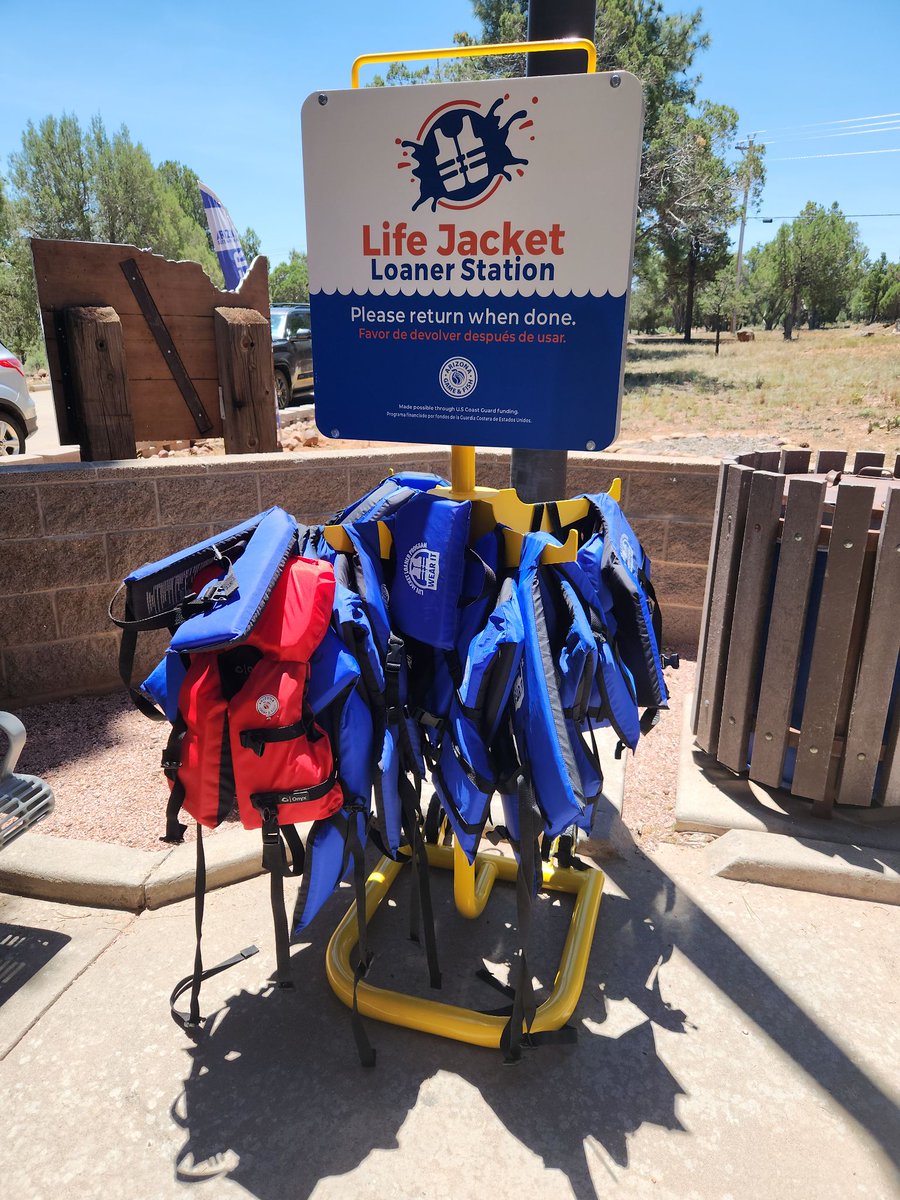 azgfd's tweet photo. Seeing those life jackets in action is always a #win! We’ve set up life jacket loaner stations at lakes throughout the state, including the newest one at Fool Hollow. If you didn’t bring yours, borrow one of ours. Stay safe out there! #RockTheFloat #BoatingSafety #WaterSafety https://t.co/IX4zD8kYhd