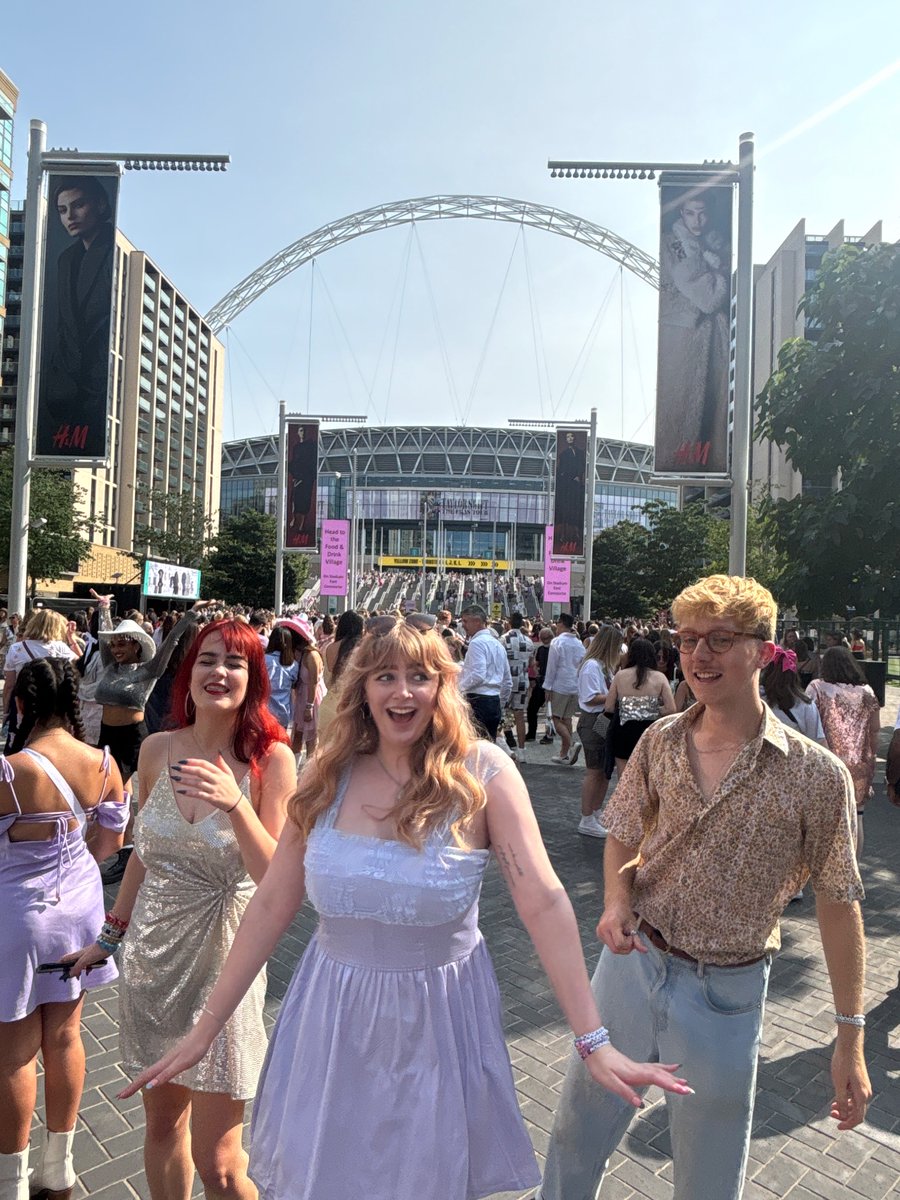 night 6!!! here we goooooooooo #TSTheErasTourLondon <a href="/taylornation13/">Taylor Nation</a>
