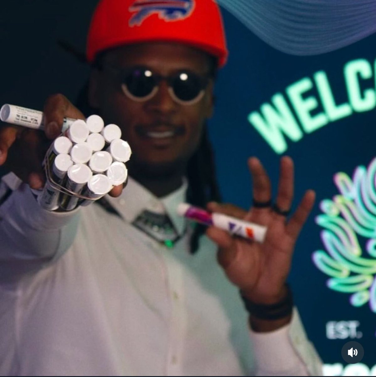 StevieJohnson13's tweet image. Don’t hesitate to DM if you have Personal Q’s or if you’re lacking Understanding about our Cultivation.

*We’re Officially in 5 WNY locations!*

Visit 1 of our 3 Official SJ13 Partners:
@TreeHeadCulture, #EastLeafDispo
@Herbal_IQ #HandleBizHaveFunClub