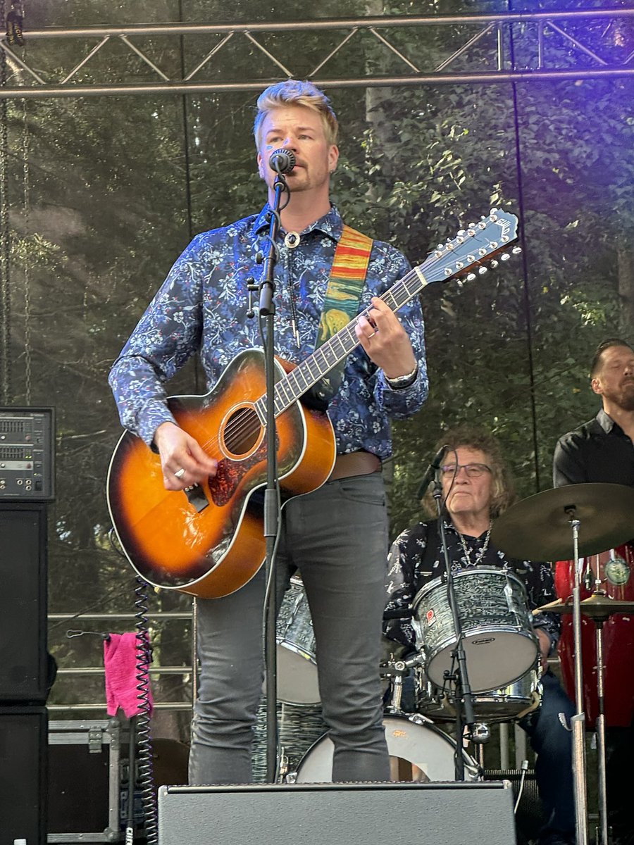 jniemi37's tweet photo. Sitä vaan,että aivan varasta @Pyynikki #Kaseva
ja kyllä menin joraamaan kun mun lempi kipale tuli
#NaulaLäpiPään🎼 https://t.co/OhdUIvGJWc