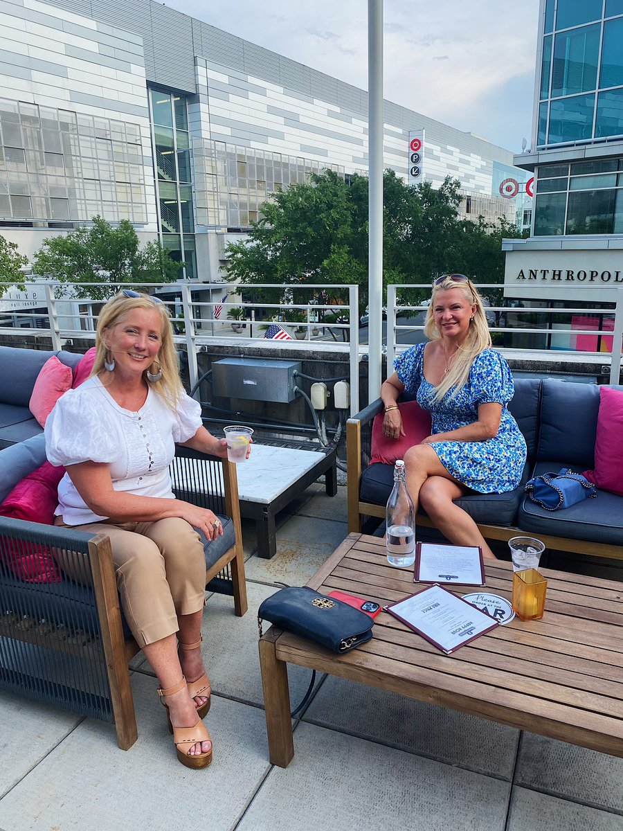 Perfect day for rooftop brunch on the rooftop lounge! 
Join us for tasty cocktails &amp; delicious snacks during the day followed by <a href="/djthrodowndc/">DJ Throdown</a> &amp; friends tonight!
No cover or reservations needed.
#MosaicDistrict