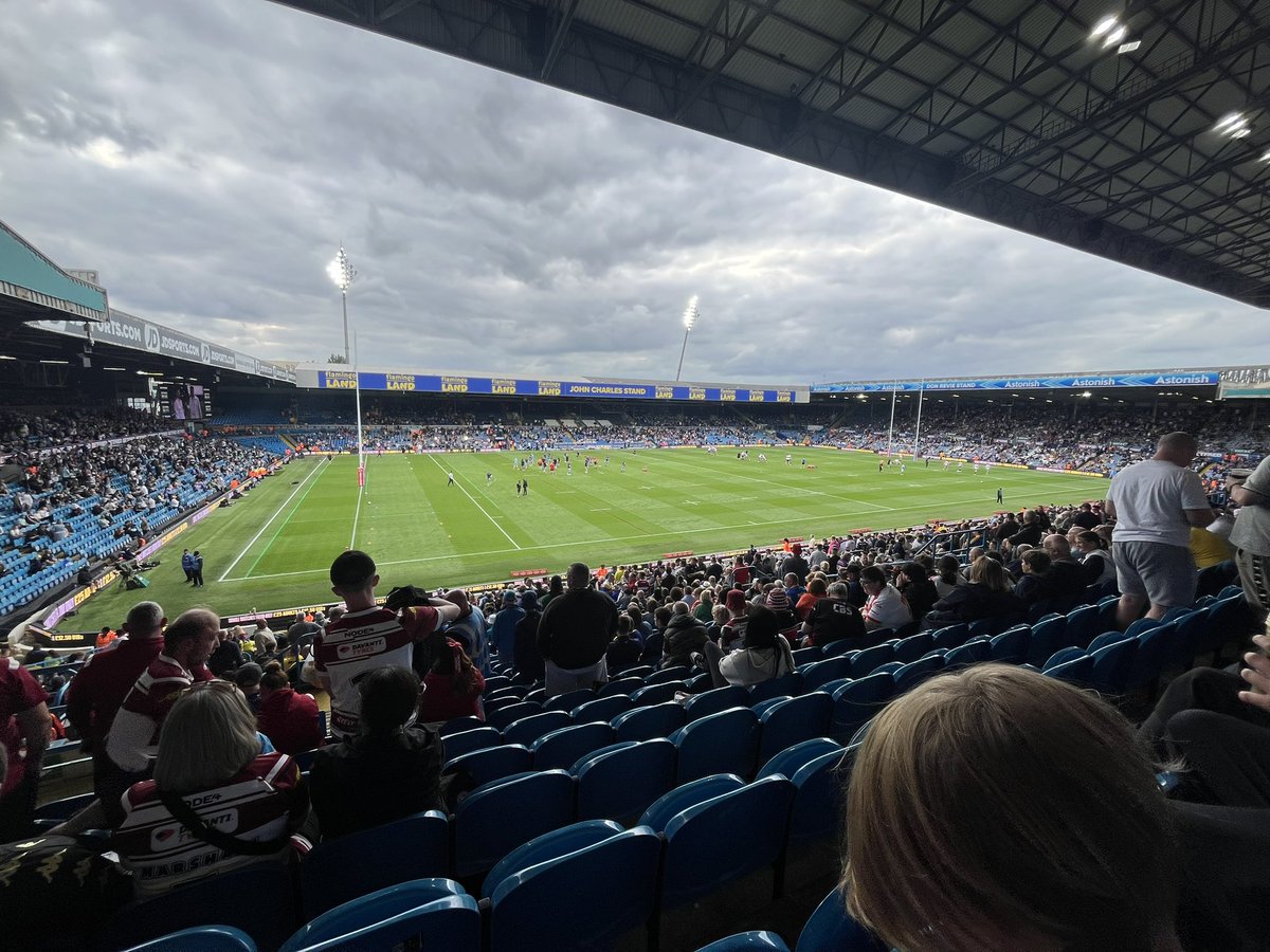 Me and Max at the #MagicWeekend at <a href="/LUFC/">Leeds United</a> 

Come on the wire <a href="/WarringtonRLFC/">Warrington Wolves</a> 

<a href="/northernassist/">NORTHERN 🚆</a> <a href="/SuperLeague/">Betfred Super League</a> 

#godoyourthing #SuperLeague