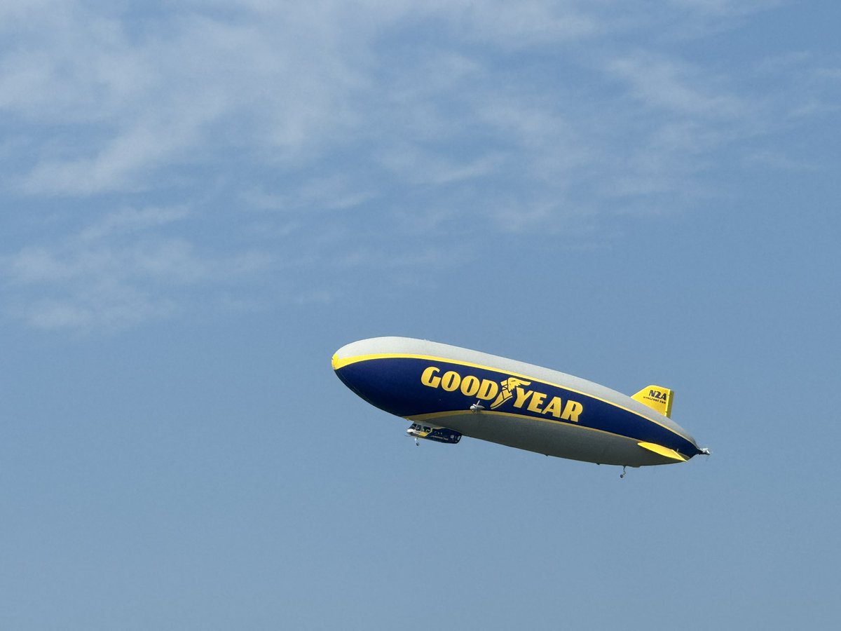 Unde4dmau5's tweet photo. Goodyear’s Wingfoot 2 on the ground at Bluegrass Airport yesterday evening and today. It’s flying around Lexington, KY today! #goodyearblimp #goodyear #aviation #bluegrassairport #lexingtonky #LEX https://t.co/306j2JMNKF