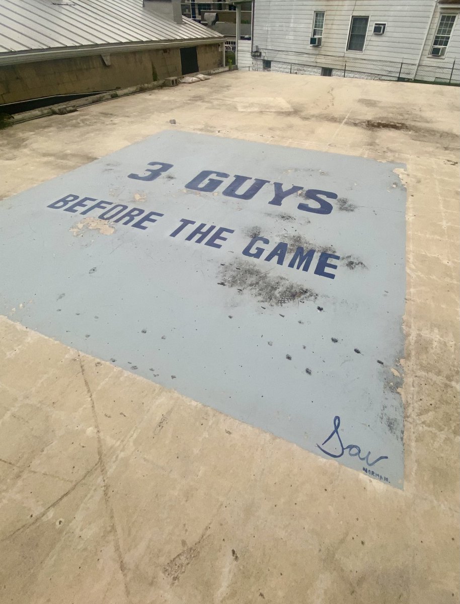 3Guys__'s tweet photo. At this point, #efforting clearly lacking. How will this be ready to tackle BBQ, Meatballs, and Oktoberfest in less than 2 weeks ? 🍻🍖 #foodcourt #overpromise #nobodycares #workharder #winthegame https://t.co/AxCqxDOv0F