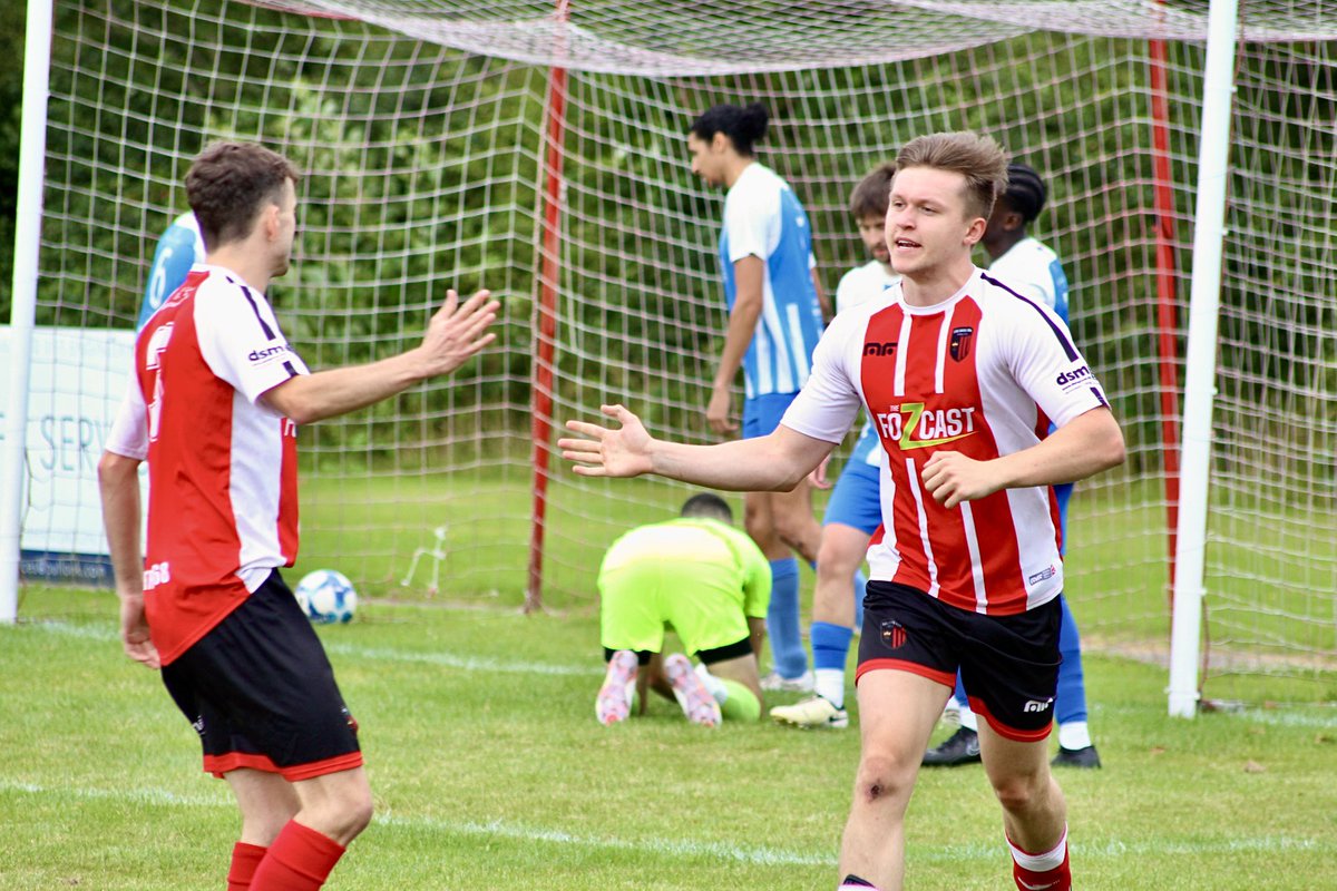 Earlswood Town FC tweet media
