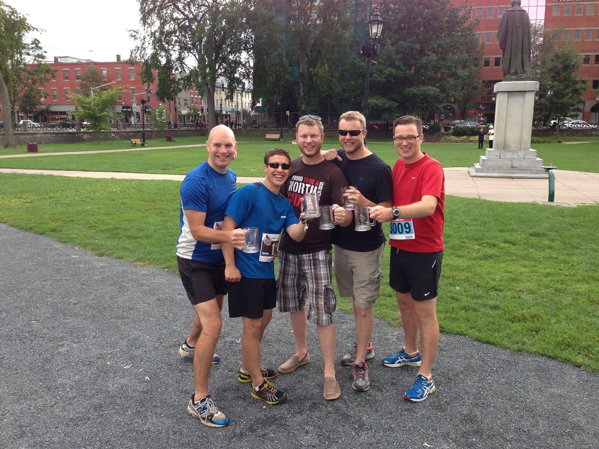 AndrewOfYFC's tweet image. Every August this photo comes up in my memories. The inagural F’ton beer run. I think @mchardie took first that year 

Great event, top tier memories

@PurpleShirtFan @d10k6 @TheFwordNB @Lloyd_Chambers