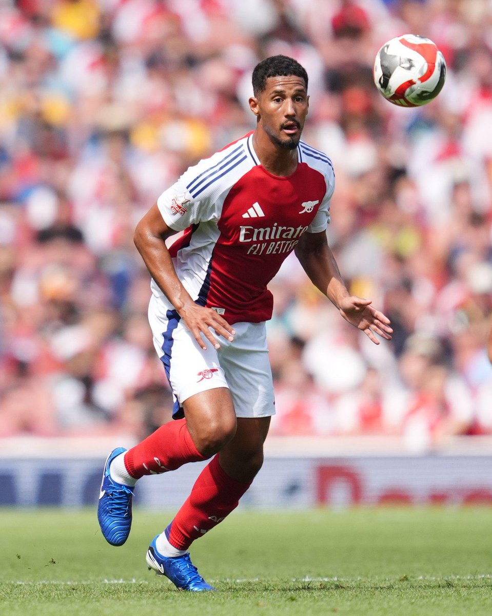 TikiTakaConnor's tweet photo. 🚨 𝐑𝐄𝐂𝐎𝐑𝐃 𝐁𝐑𝐄𝐀𝐊𝐄𝐑: William Saliba becomes the fastest player to reach 50 Premier League wins for Arsenal. 🥇 https://t.co/JFrHsO3M8d