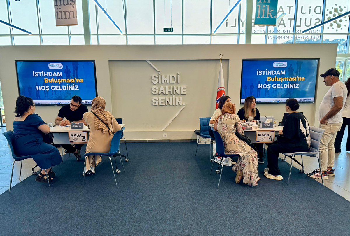 SultanbeyliBel's tweet photo. Yeni iş fırsatları sunan “İstihdam Buluşması” programımızı kurumsal firmaların katılımıyla gerçekleştirdik.

📍Dijital Sultanbeyli https://t.co/gnMpyPkzjX