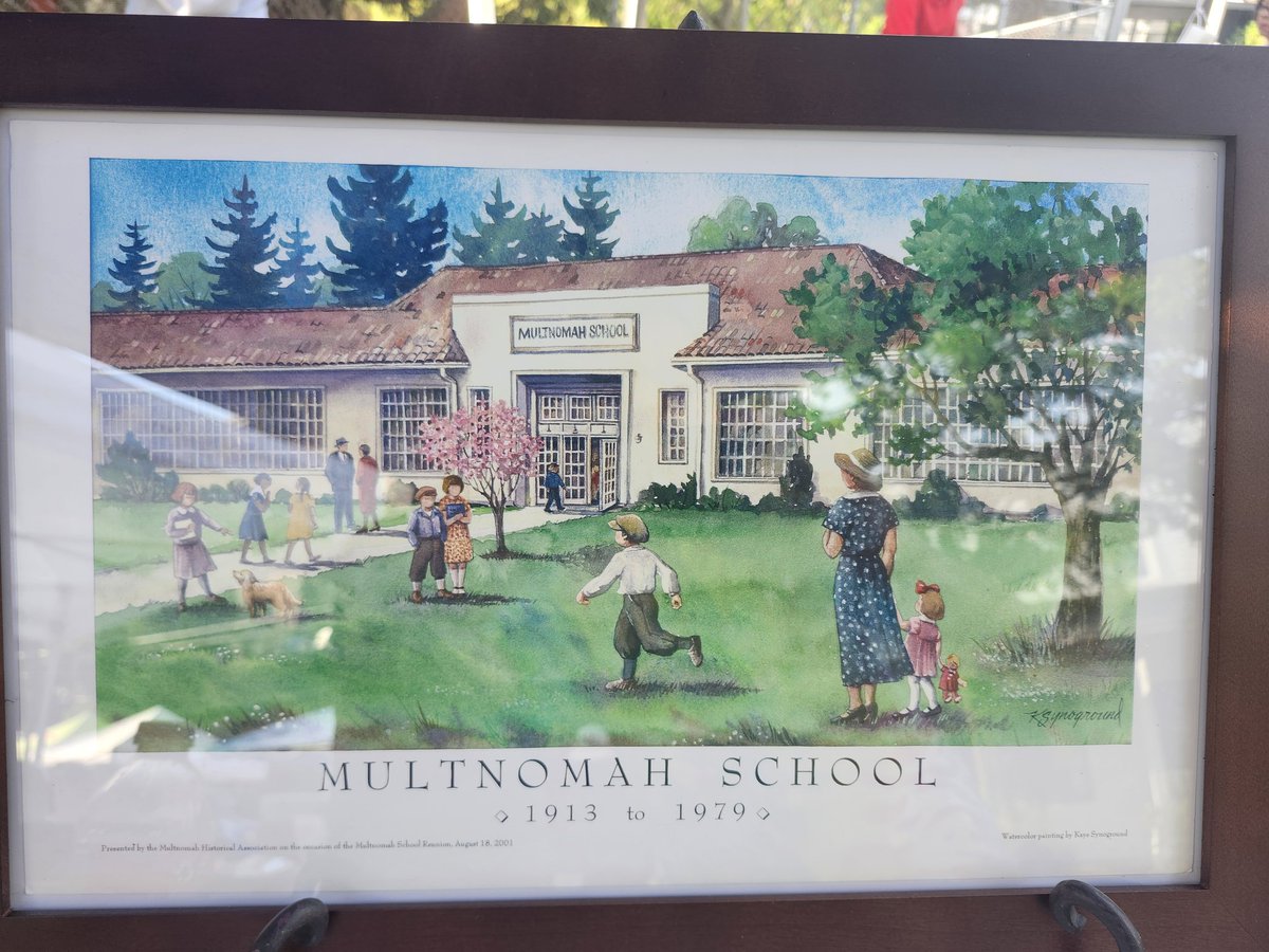 MosesRoss's tweet photo. Scenes in #MultnomahVillage getting ready for #MultnomahDays https://t.co/vNPF8uwmLo