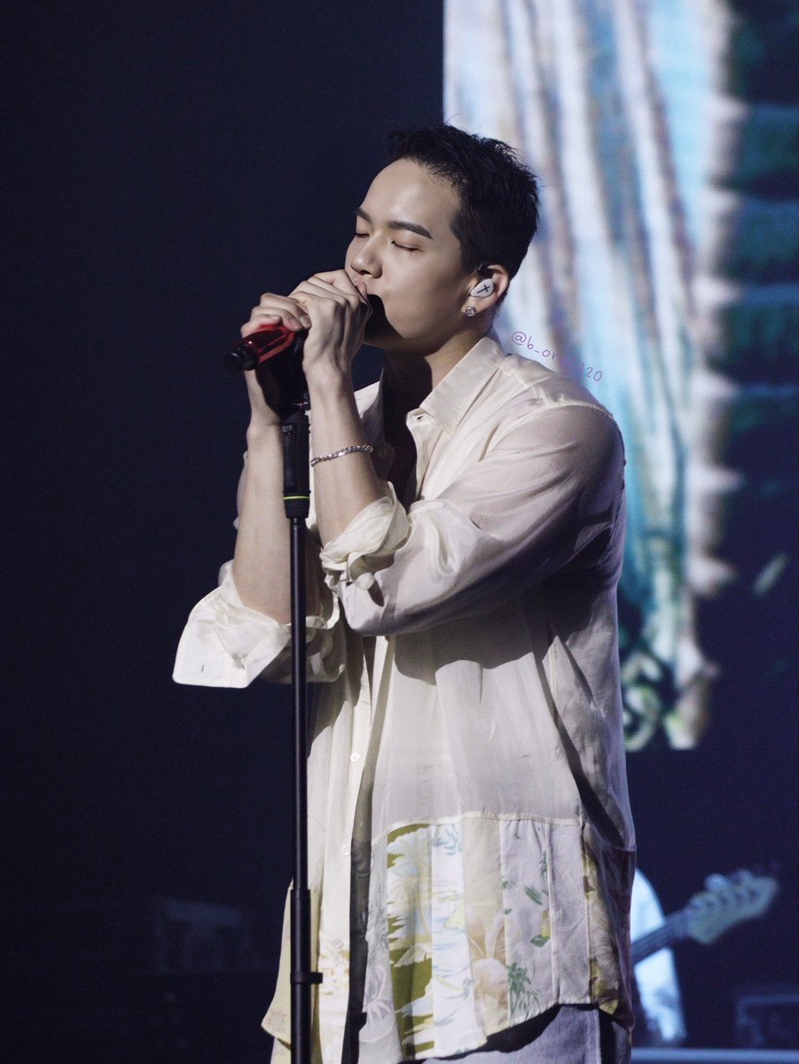 BtoB_Arab's tweet photo. بيتوبي في حفل  L!VE ON - هيونشيك وبينيل https://t.co/jctjRiKigB