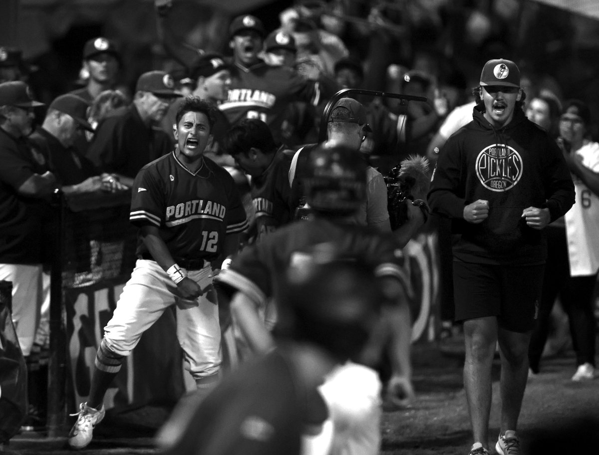 jonhouse_'s tweet image. From late last night: @picklesbaseball win their first-ever West Coast League Championship in dramatic fashion. Story by @ajw_sports 

portlandtribune.com/sports/no-more…
