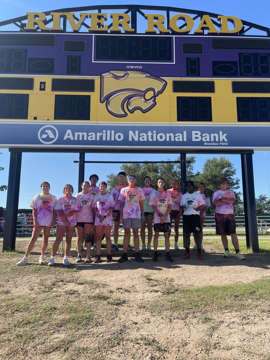 socramazrag's tweet photo. River Road XC got to enjoy the 2nd annual River Road Color Run this morning! https://t.co/Hritpm76p7
