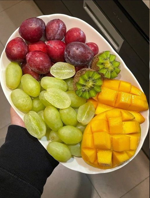 Tf_Anna1's tweet photo. Fruit frenzy😋 https://t.co/xB1R2GMrv8