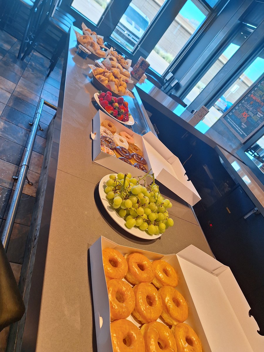 NikkilovesL's tweet image. Great #ATTM at #ChilisBedford,  our team is aligned that Every Guest Is Our Guest, special Ty to @allymo_tx Teresa &amp;amp; Jeremy Linker for coming and showing Chilihead hospitality 💝🙏