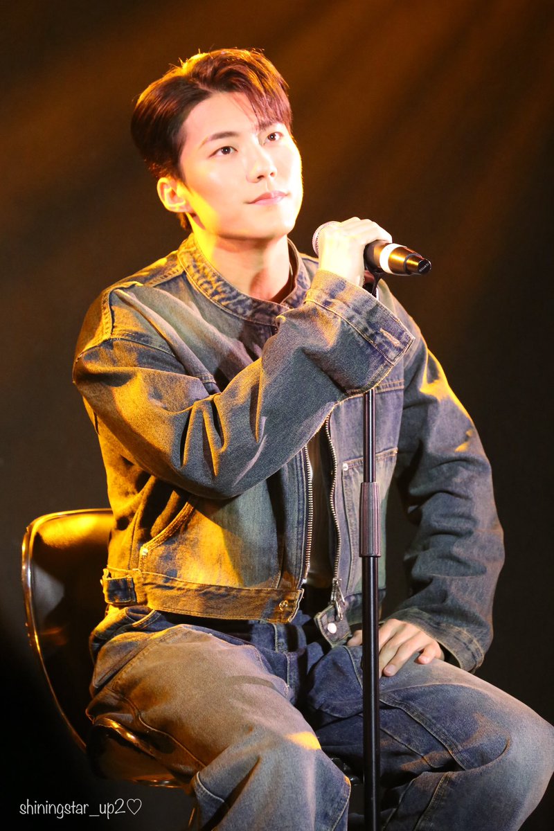 shiningstar_up2's tweet photo. "PARK JEUP" Live in  TOKYO
～In Unison～
2024.8.17    2부🌟
#박제업 #parkjeup #제업 #jeup https://t.co/VzmAUHYcBp
